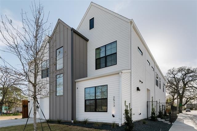 2513 N Winnetka Avenue - Photo 1