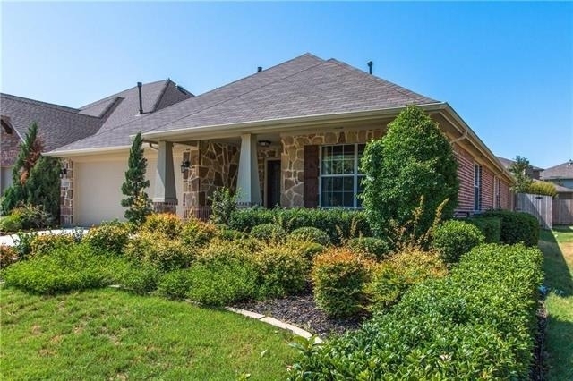 1404 Bluebird Drive - Photo 1