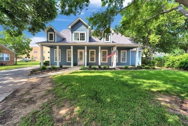 305 Main Street - Photo 1