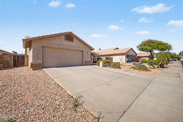 8752 W Melinda Lane - Photo 1