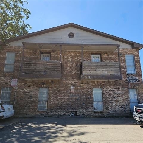 3209 Norwalk Avenue - Photo 1