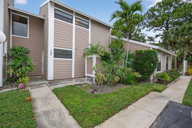 707 Stonewood Court - Photo 1