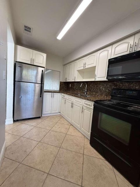 516 Nw 179th Street - Photo 1