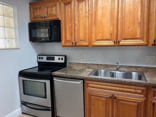 201 Nw 177th Street - Photo 1