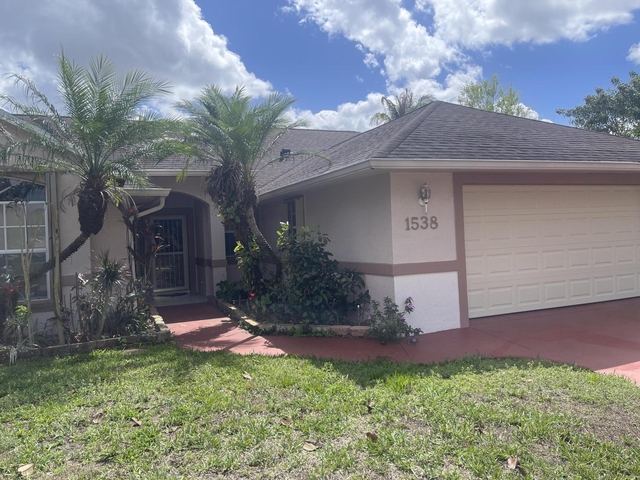 1538 Sw Neptune Avenue - Photo 1