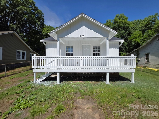 922 S Meeting Street - Photo 1