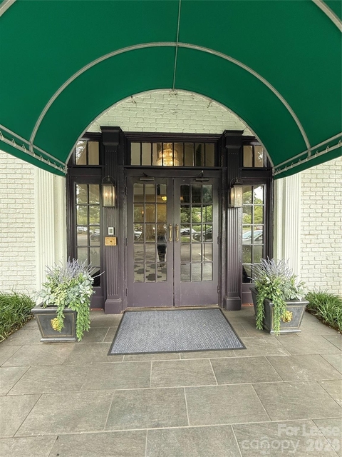 2501 Roswell Avenue - Photo 1