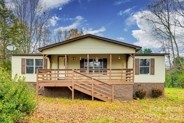 128 Summerglen Drive - Photo 1