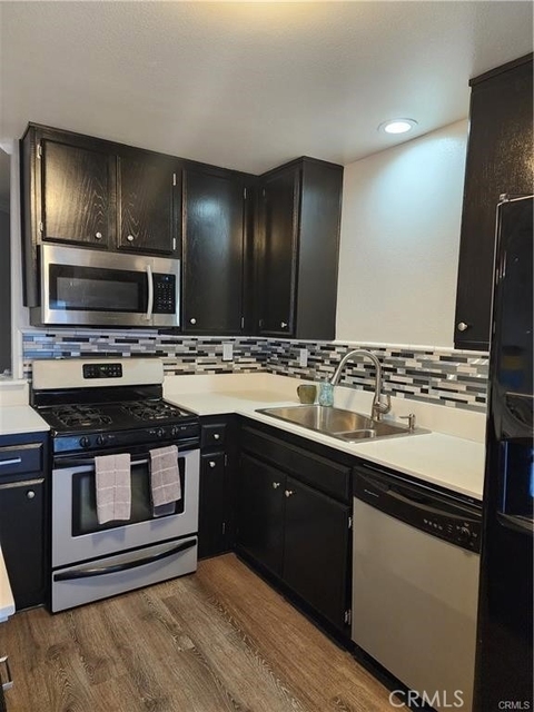 1200 Gaviota Avenue - Photo 1