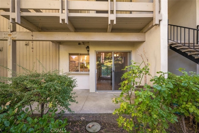 23732 Hillhurst - Photo 1