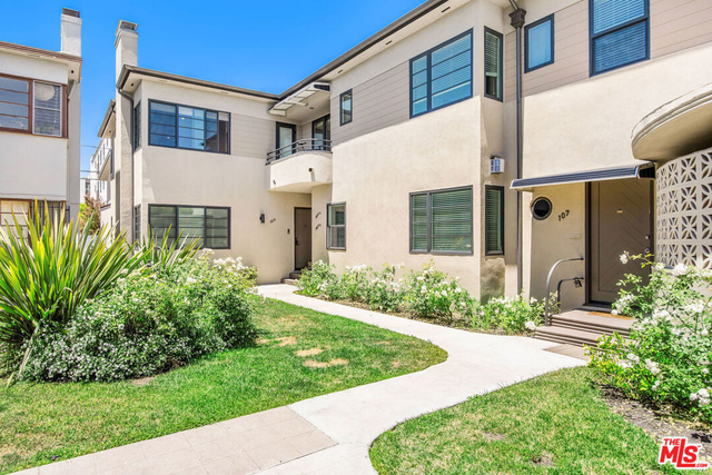 107 S Flores Street - Photo 1