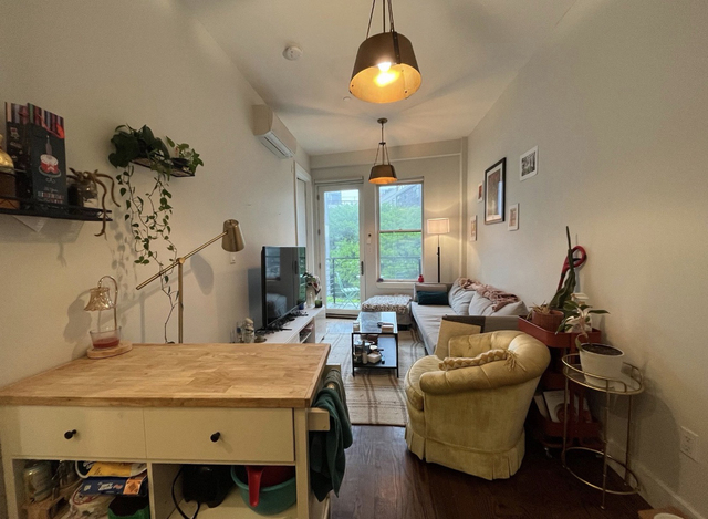 1009 Willoughby Avenue - Photo 1