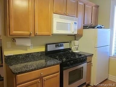 1 Franklin Avenue - Photo 1