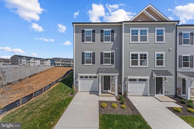 501 Fontana Circle - Photo 1