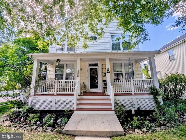 42985 Chesterton Street - Photo 1