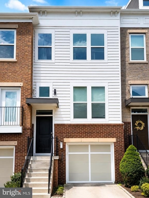 42654 New Dawn Terrace - Photo 1