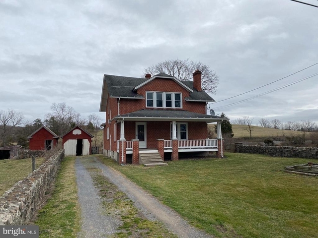 308 Gainesboro Road - Photo 1