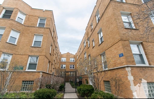 628-30 W Roscoe St - Photo 1