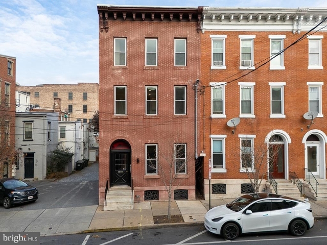 11 E Walnut Street - Photo 1