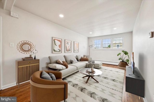 717 W Macdade Boulevard - Photo 1