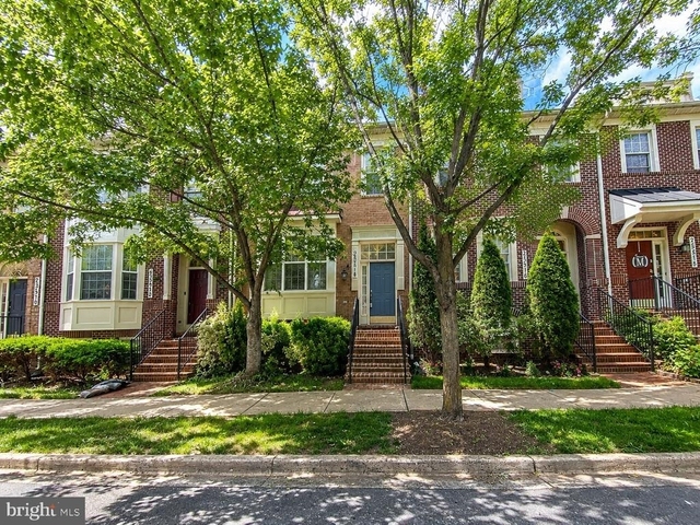 23514 Gardenside Place - Photo 1