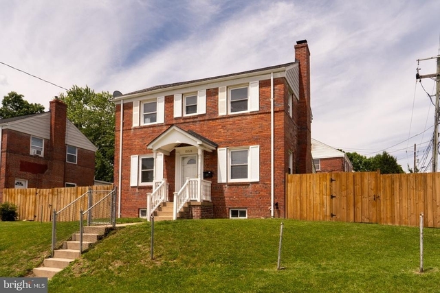 10026 Lorain Avenue - Photo 1