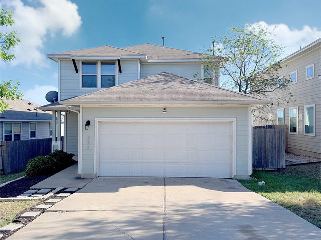 251 Triumph Rd Sw - Photo 1