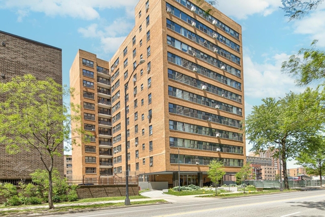 6118 N Sheridan Road - Photo 1