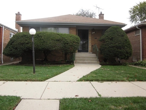 9035 S Euclid Avenue - Photo 1