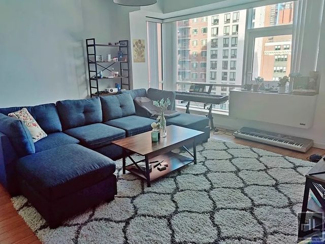 24-15 Queens Plaza North - Photo 1