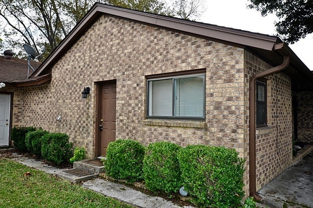 503 Lakeland Drive - Photo 1