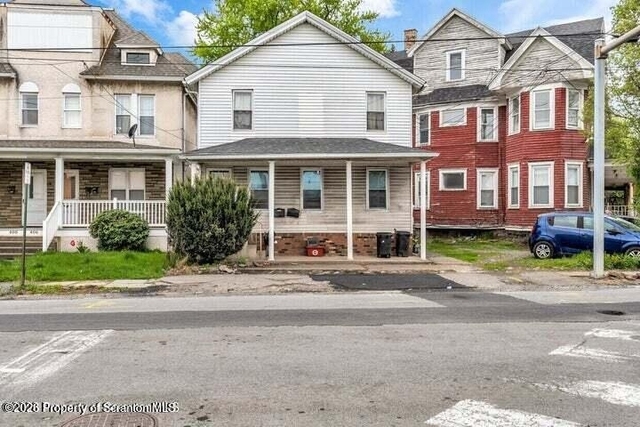 404 Railroad Avenue - Photo 1