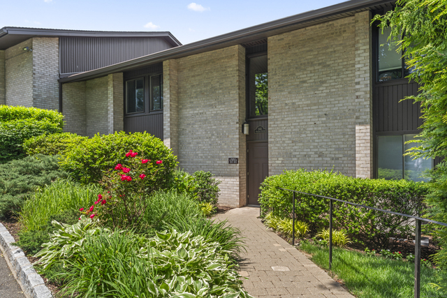 245 Hamilton Avenue - Photo 1