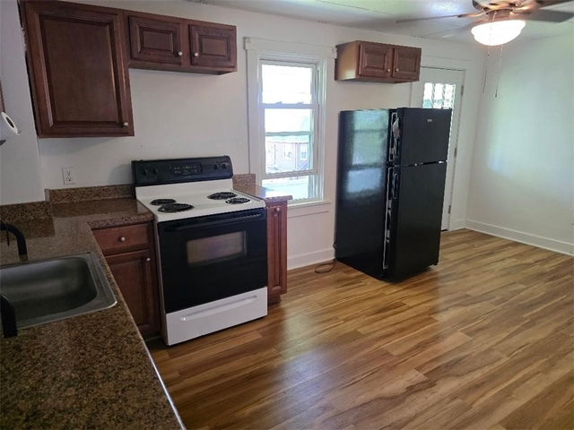 425 Mount Vernon Ave - Photo 1