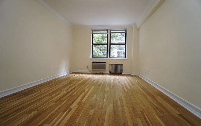 East 80th Street - Photo 1