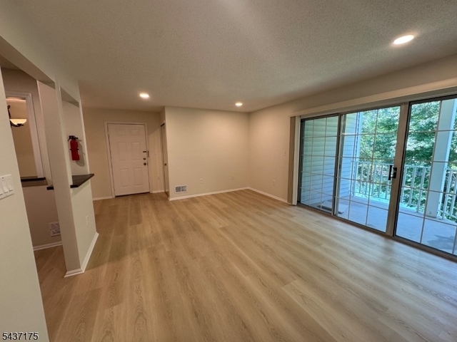 7 Sheffield Ct - Photo 1