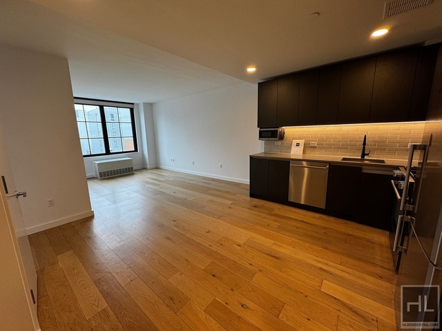 Northern Boulevard - Photo 1