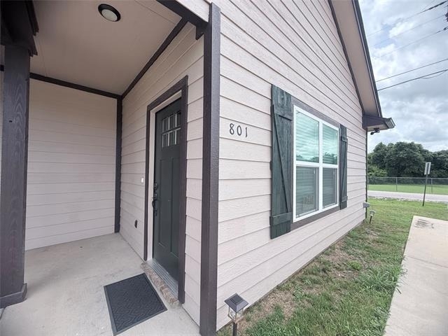 801 Meadowlark Circle - Photo 1