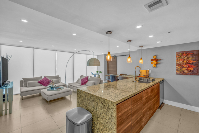 7601 E Treasure Drive - Photo 1