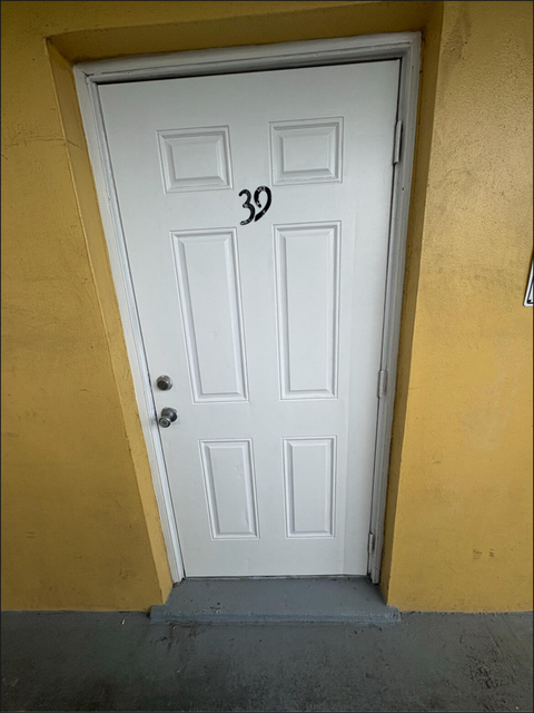 1501 Crescent Circle - Photo 1