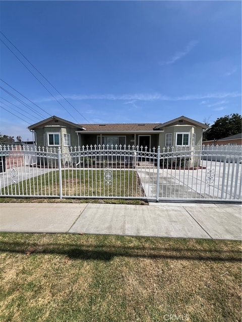 9441 Beverly Street - Photo 1