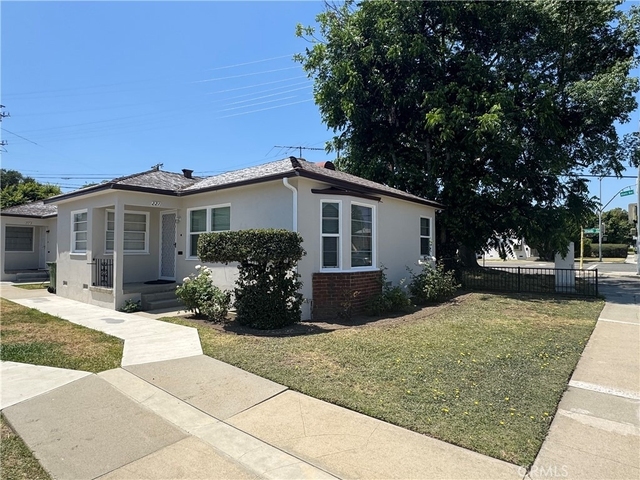 221 N Atlantic - Photo 1