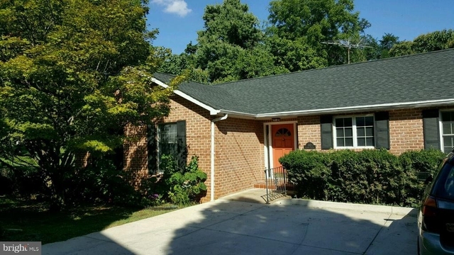 301 Gilmore Street - Photo 1
