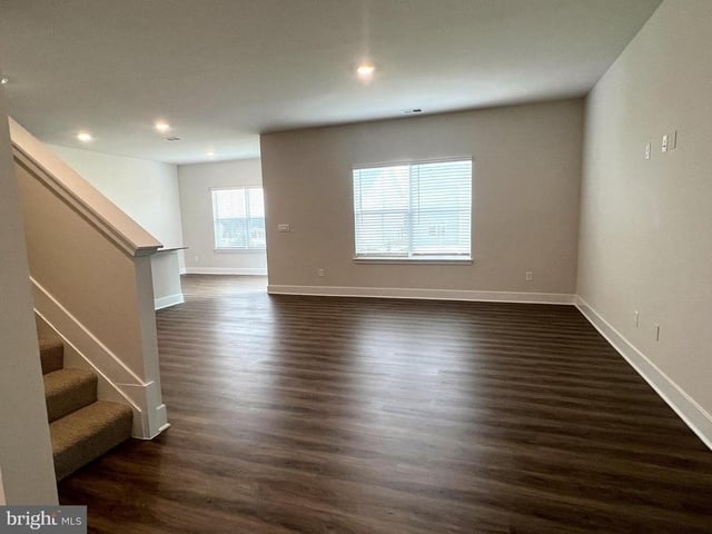 126 Charing Cross - Photo 1