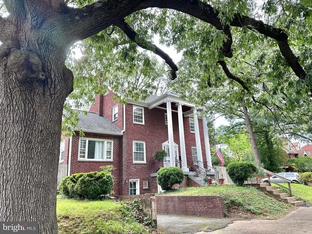 1208 S Cleveland Street - Photo 1