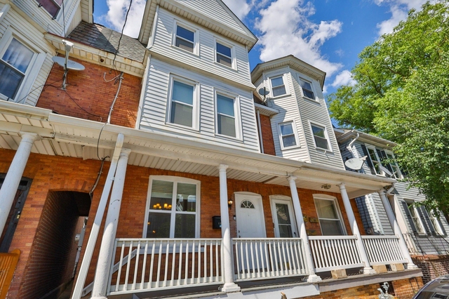 129 E Goepp Street - Photo 1