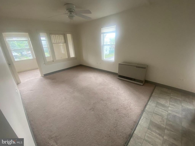 327 Plymouth Avenue - Photo 1