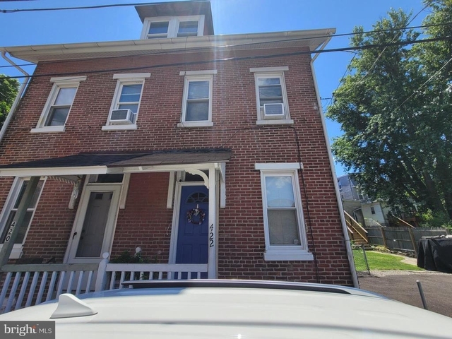 422 Gold Street Street - Photo 1
