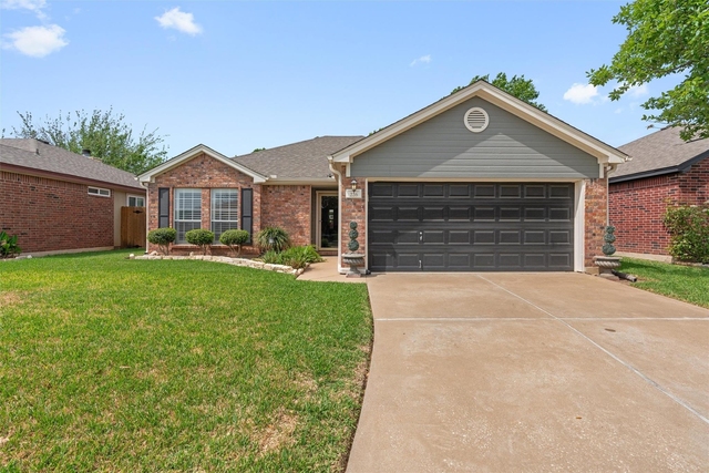 226 Claris Ln - Photo 1