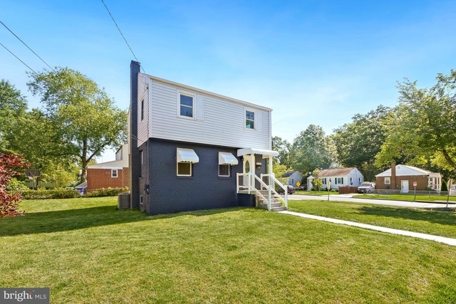 5204 Lackawanna Street - Photo 1